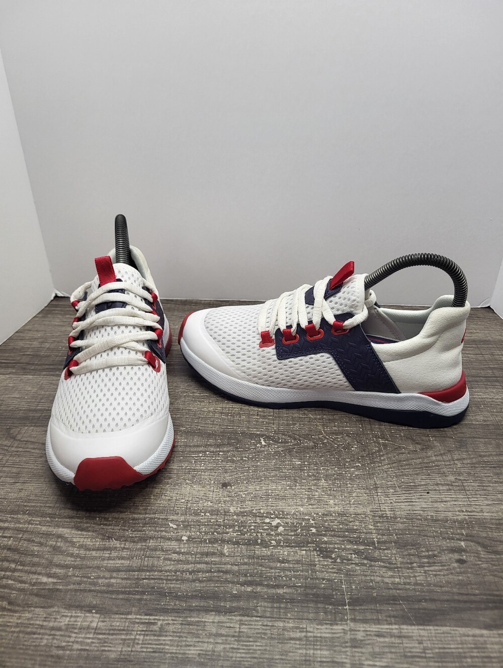OluKai Wailuku Women’s Sneakers Athletic Shoes Red White Blue Size 7